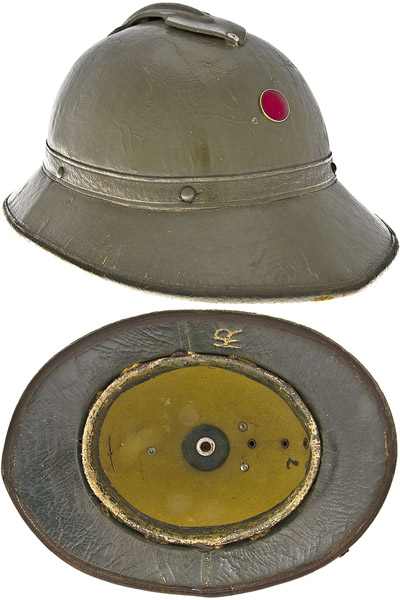 Casque brésilien en fibre de type Adrian.