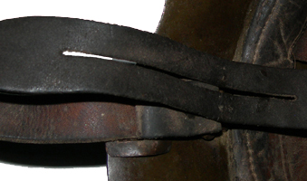 Jugulaire de type Tchèque. Jugulaire de type Tchèque.