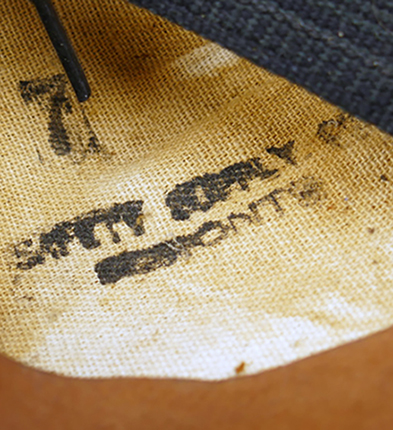 Marquage fabricant et indication taille.