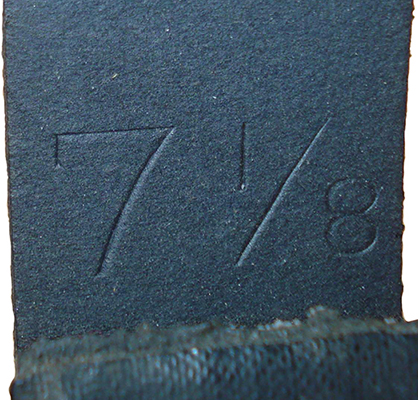 Marquage taille solitaire sur l'armature. Marquage taille solitaire sur l'armature.