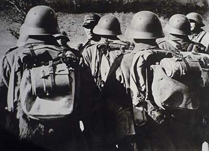 Casque modèle 18/40. Casque modèle 18/40.
