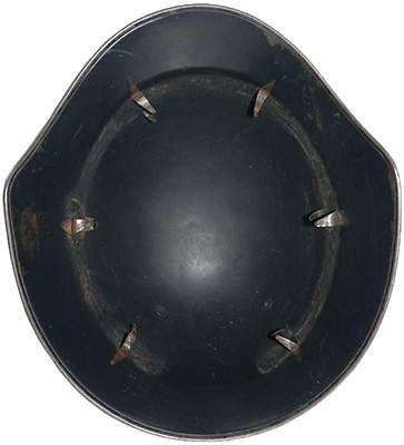 Coque nue et agrafes. Coque nue et agrafes.