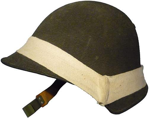 Bande de manœuvre montée sur le casque. Bande de manœuvre montée sur le casque.