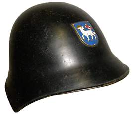 Commune. Casque de pompier.