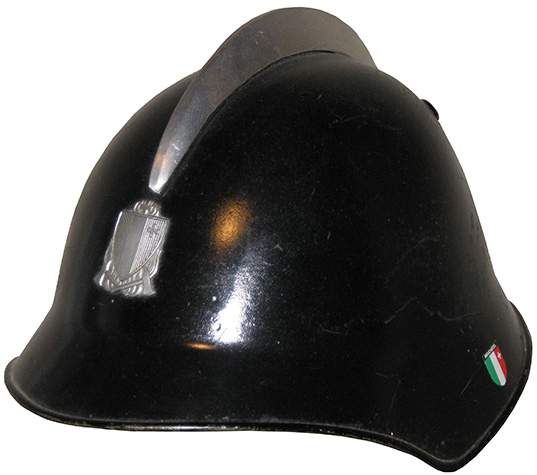 Casque avec cimier. Pompier 18/40.