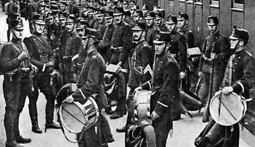 Shako modèle 1889. Shako modèle 1889.