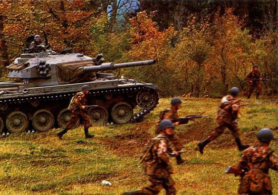 Char et grenadiers. Mle 48/62.