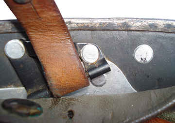 Rivets arrière - Intérieur. Rivets arrière - Intérieur.