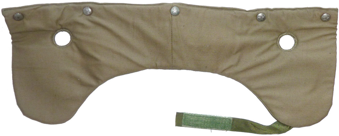 Coiffe avec suspension fixée en quatre points. Bavolet amovible, fixation par bouton pression, fermeture par bande velcro - intérieur.