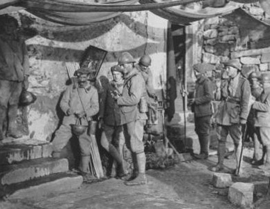 Casque Adrian tchécoslovaque.