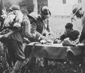 Casque Adrian tchécoslovaque.