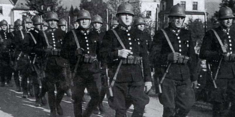 Casque Vz 28. Casque Vz 28.
