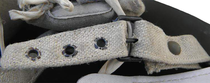 Boucle à ardillon de fermeture.