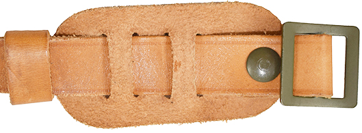 Mentonnière, envers/revers. Mentonnière, envers/revers.