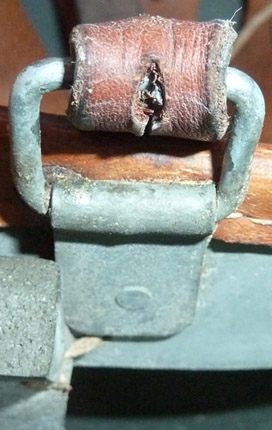 Passant de jugulaire.