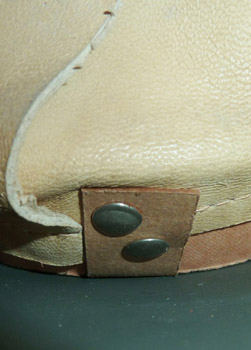 Support arrière riveté.