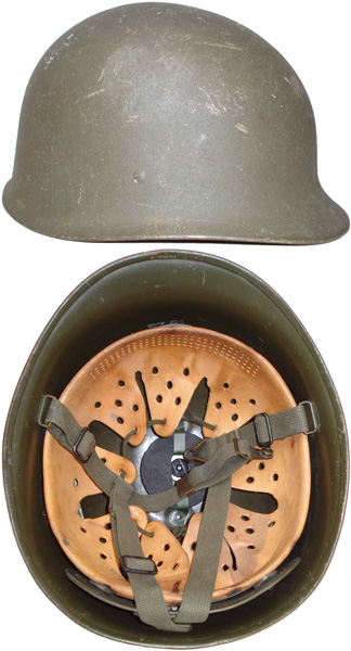 M85 - Modell 1A1 modifiziert, Bodentruppenhelm.