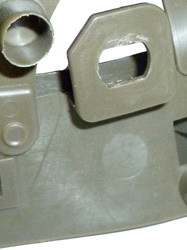 Support latéral de fixation. Support latéral de fixation.