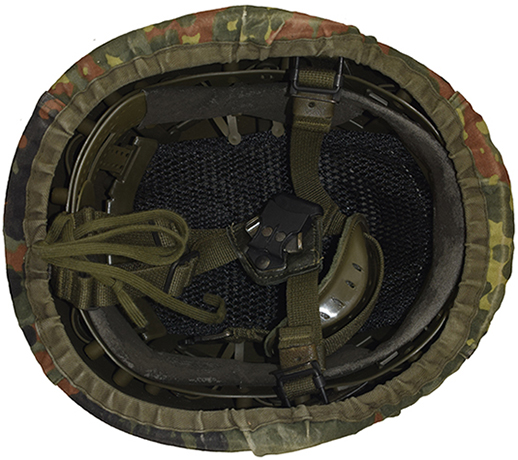 Maintien par laçage. Maintien par laçage.