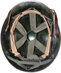 Sous-casque de parade M56. Sous-casque de parade M56.
