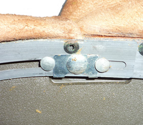 Fente de r&eacute;glage.