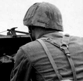 Couvre-casque M42 en situation. Couvre-casque M42 en situation.