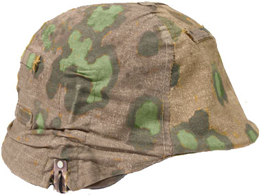 Couvre-casque côté printemps, passablement délavé, dessin à 4 tons. Couvre-casque côté printemps, passablement délavé, dessin à 4 tons.