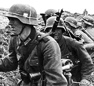 Support de matériels de camouflage, improvisé. Support de matériels de camouflage, improvisé.