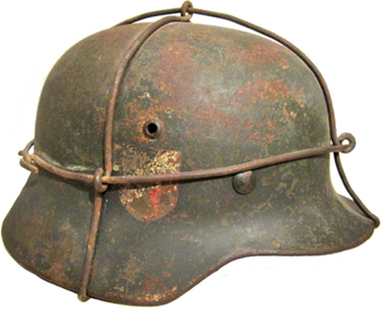 Support de matériels de camouflage, en fil de fer. Support de matériels de camouflage, en fil de fer.