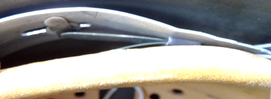 Position des lames ressorts entre les deux cerclages. Position des lames ressorts entre les deux cerclages.