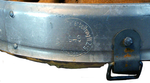 Cerclage en aluminium renforcé, fabrication tardive Metall Lederarbeitung 1940. Cerclage en aluminium renforcé, fabrication tardive Metall Lederarbeitung 1940.