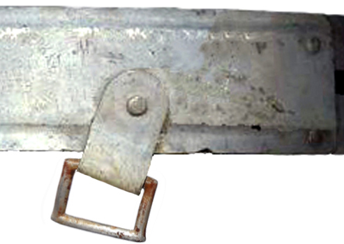 Attache de jugulaire du cerclage en aluminium renforcé. Attache de jugulaire du cerclage en aluminium renforcé.