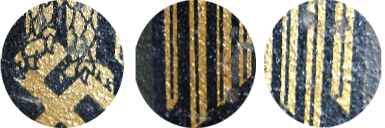 Aigle Q, détails des deux pattes et des plumes externes des ailes. Aigle Q, détails des deux pattes et des plumes externes des ailes.