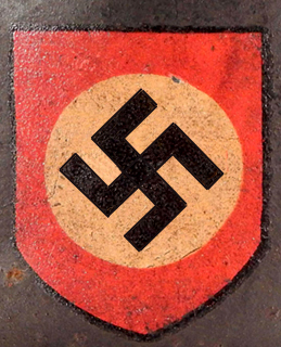 2ème type à croix décentrée C A Pocher. 2ème type à croix décentrée C A Pocher.