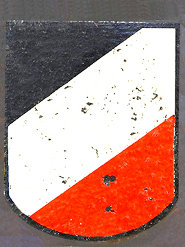 Version très précoce sur casque M34. Version très précoce sur casque M34.