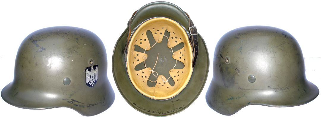 Casque d'un Oberfeldarzt, vert pomme, Wappenschield gratté. Casque d'un Oberfeldarzt, vert pomme, Wappenschield gratté.
