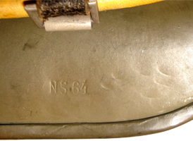 Positionnement du marquage fabricant-taille. Positionnement du marquage fabricant-taille.