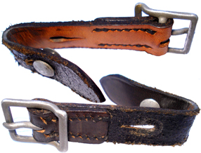 Prête à boutonner. Prête à boutonner.