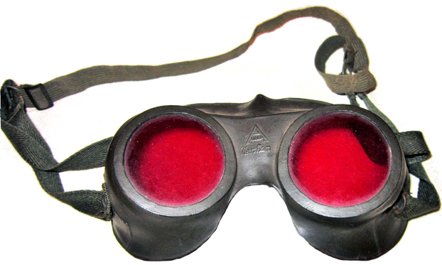 AUER NEOPHAN Brille. AUER NEOPHAN Brille.