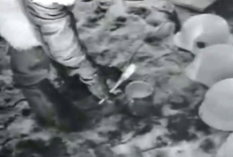 Application de blanc lavable au pinceau. Application de blanc lavable au pinceau.