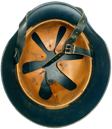 Coiffe à 6 dents en cuir fin. Coiffe à 6 dents en cuir fin.