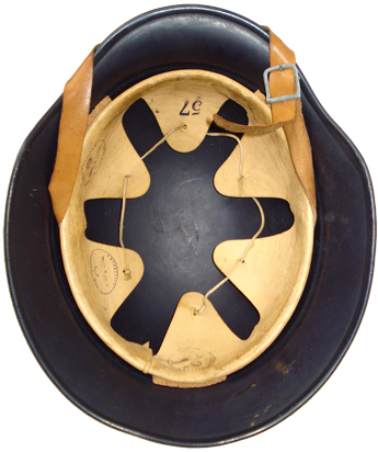 Coiffe à 6 dents en cuir fin. Coiffe à 6 dents en cuir fin.