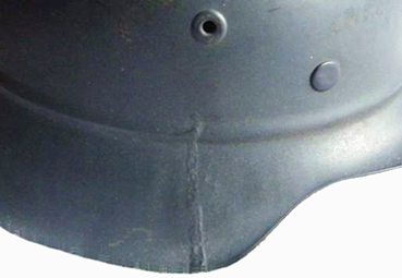 Fissure rebouchée à la soudure. Fissure rebouchée à la soudure.