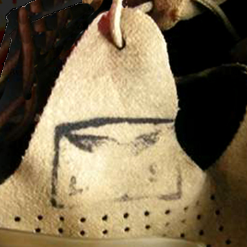 Dent de loup et tampon d'appartenance. Dent de loup et tampon d'appartenance.