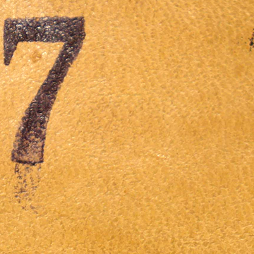 Cuir havane fin. Cuir havane fin.