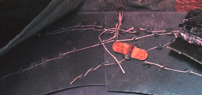 Un 5ème trou a été pratiqué à l'arrière du cerclage. Un 5ème trou a été pratiqué à l'arrière du cerclage.