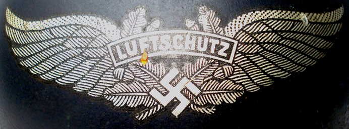 Hoheitsabzeichen créé par la note du 10 octobre 1938. Hoheitsabzeichen créé par la note du 10 octobre 1938.