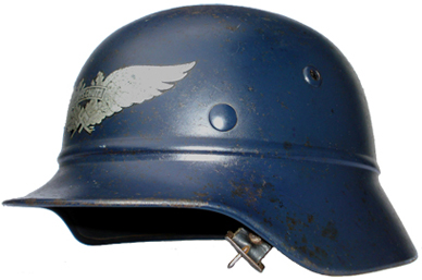 Hoheitsabzeichen en place. Hoheitsabzeichen en place.