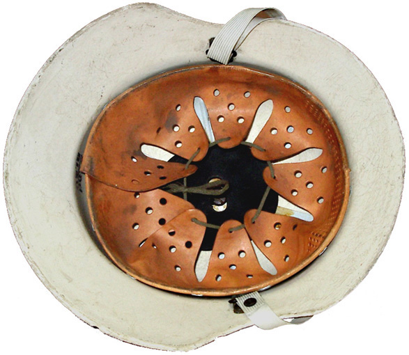 Vue de la coiffe en place. Vue de la coiffe en place.