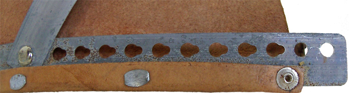 Partie gauche du cerclage. Partie gauche du cerclage.